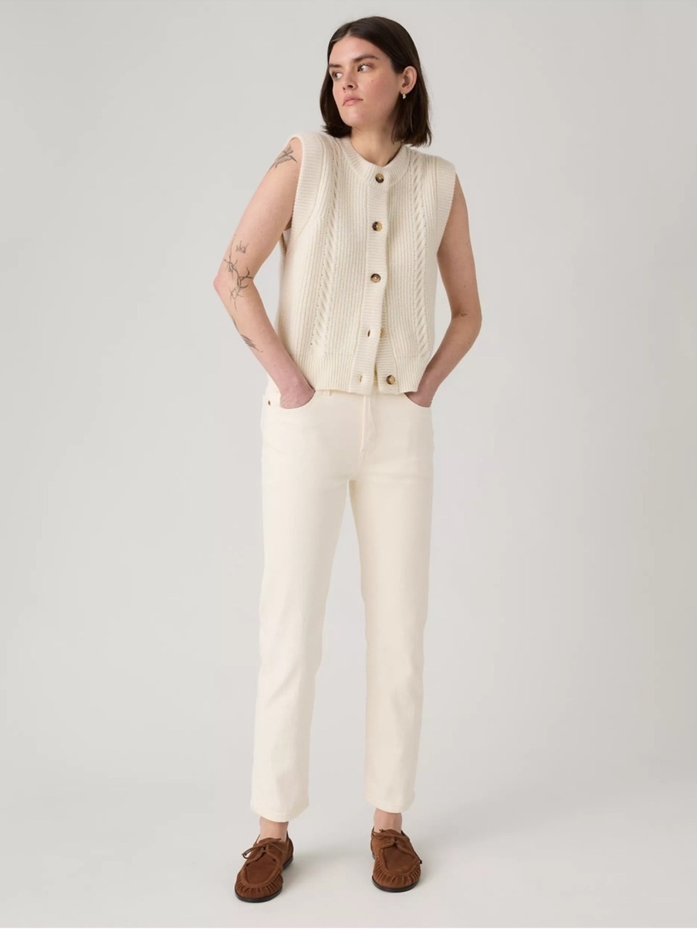 NWT Levi’s 501 Cropped Women's Jeans Size 26x26” Cream